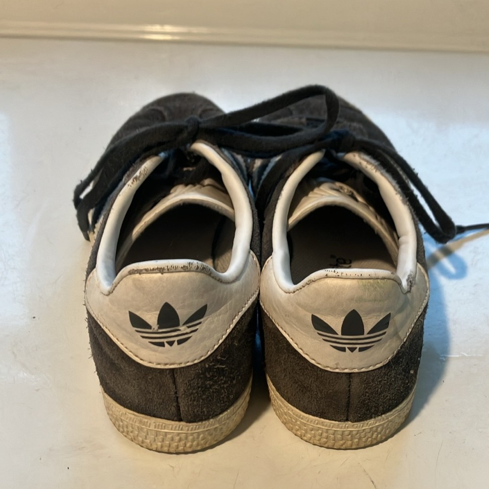 Grey suede adidas gazelle sneakers size 4 youth - Picture 4 of 7